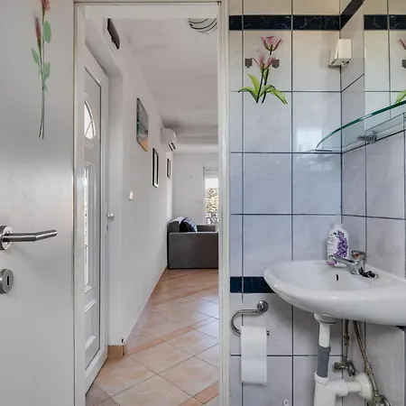 S&g Leko-3 By Interhome Apartman Rogoznica