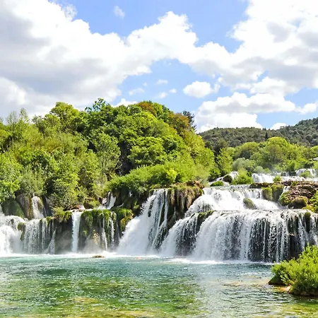 Vibes-3 By Interhome *